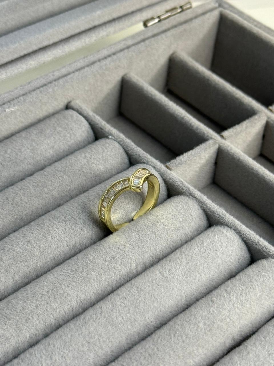 Crystal Curve Ring