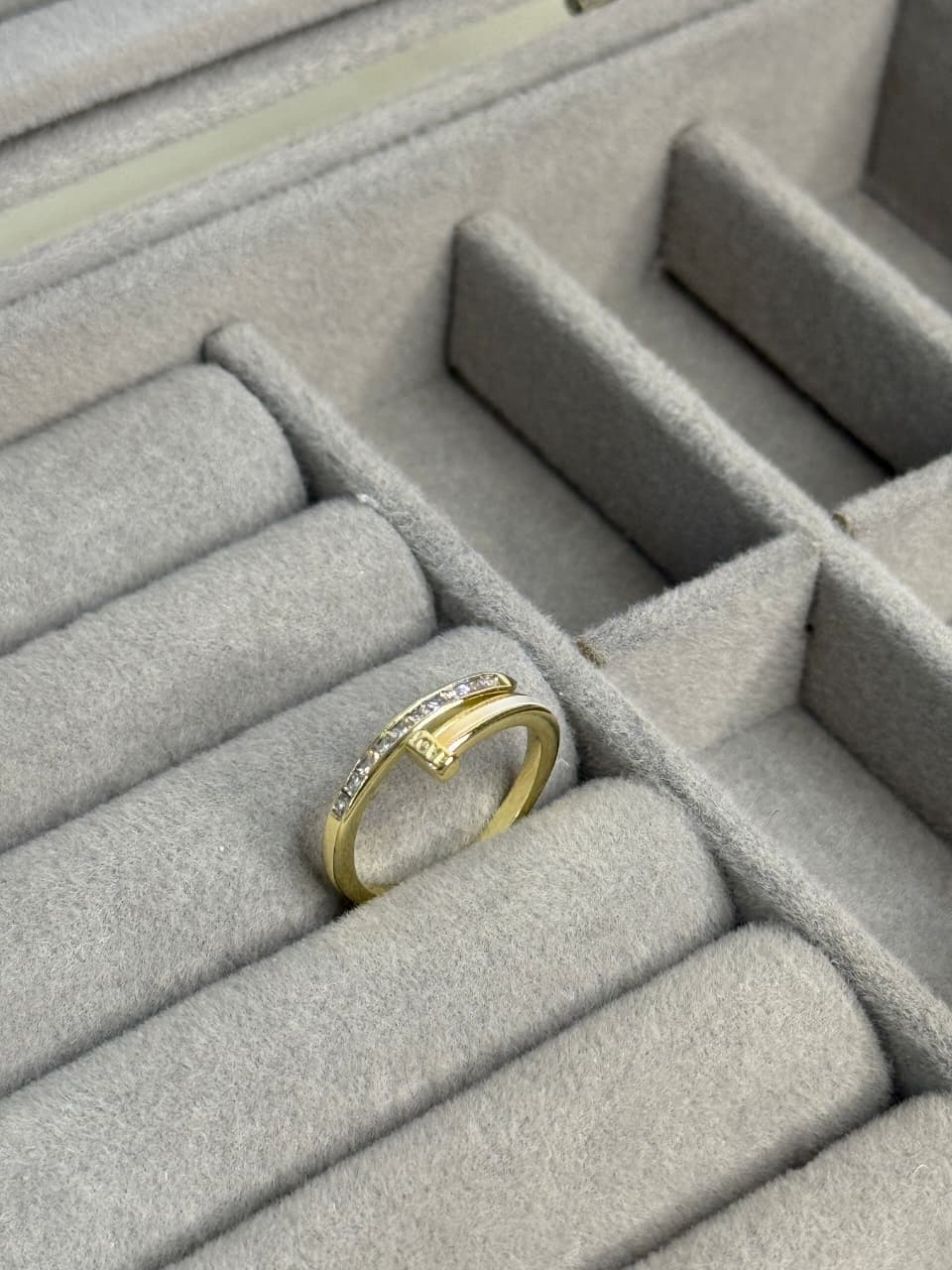 Crystal Line Ring