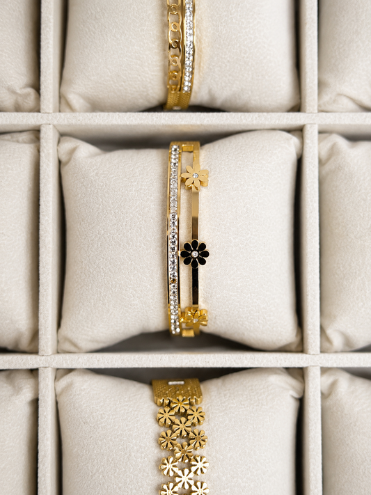 Daisy Charm Bangle (adult size)